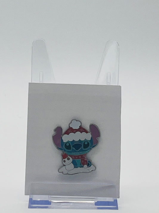Disney Parks Hidden Mickey / Hidden Disney trading pin featuring Stitch with a Snowman